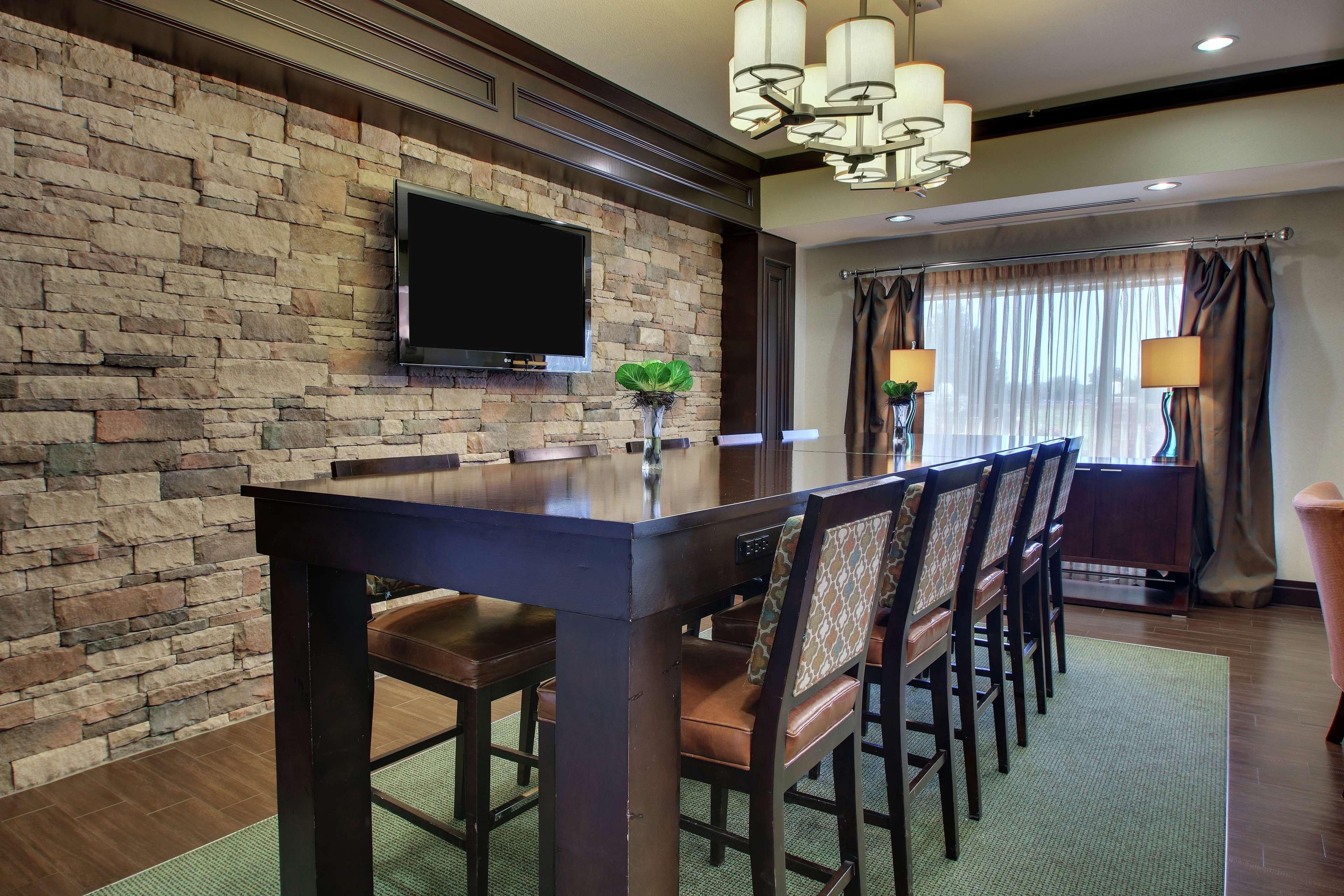 Hampton Inn Vernon Extérieur photo
