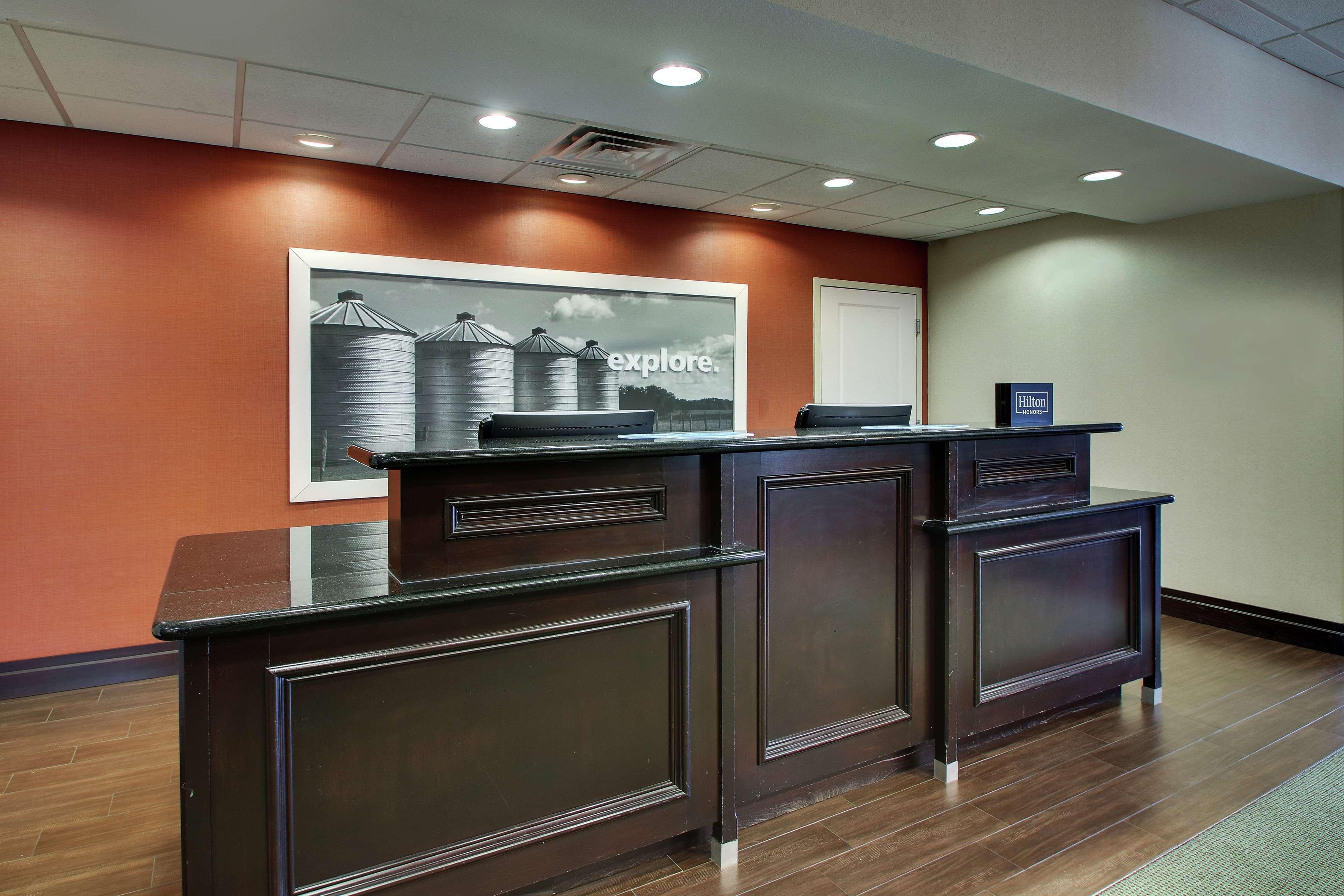 Hampton Inn Vernon Extérieur photo