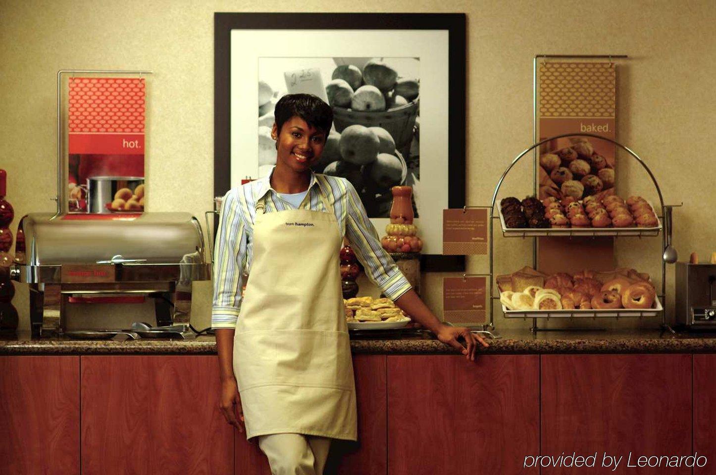 Hampton Inn Vernon Restaurant photo